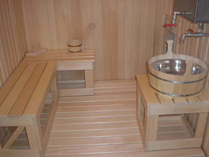 Резервоари за баня: характеристики, разновидности и правилна инсталация