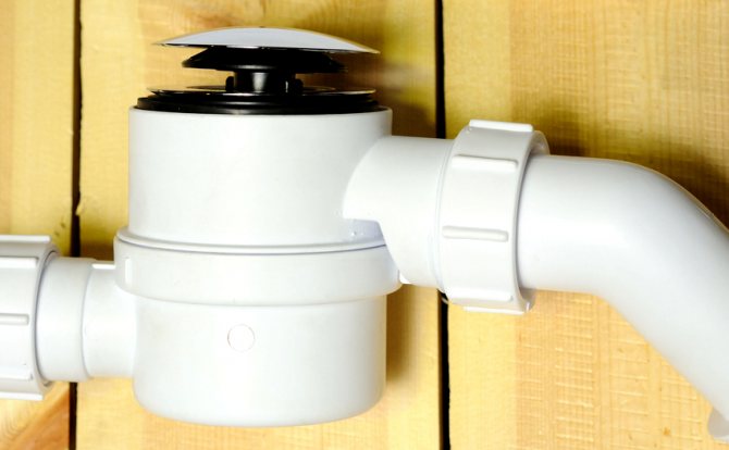 Ако сифонът за душ ще се използва рядко, препоръчително е да се монтира капак за суха миризма.