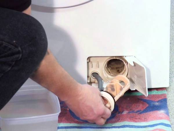 Пералня Hotpoint Ariston: как да почистите филтъра