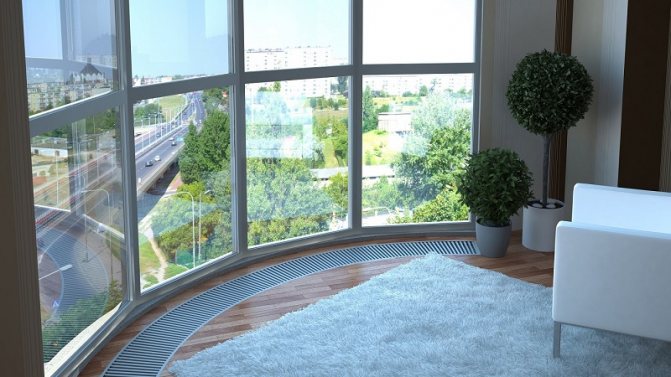 Струва ли си да направите панорамен балкон: плюсове и минуси, характеристики и уютен дизайн