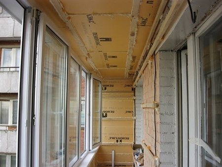 изолация на тавана на балкона