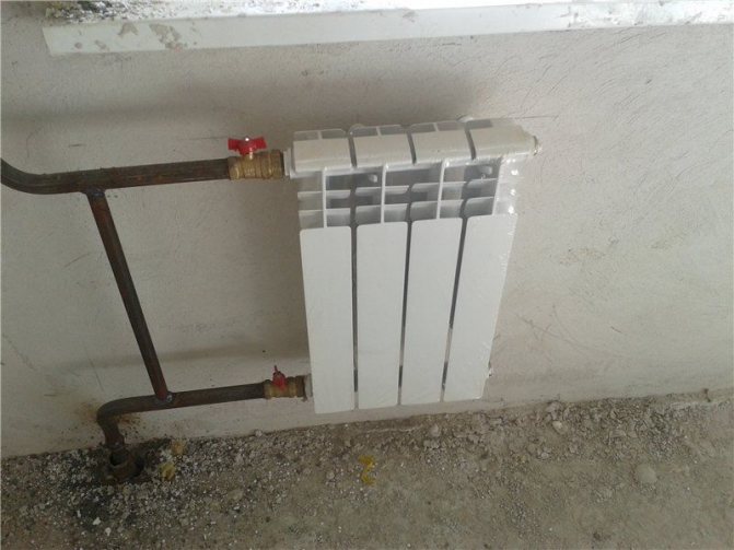 Височина на монтаж на радиатора от пода: на какво разстояние да се мотае